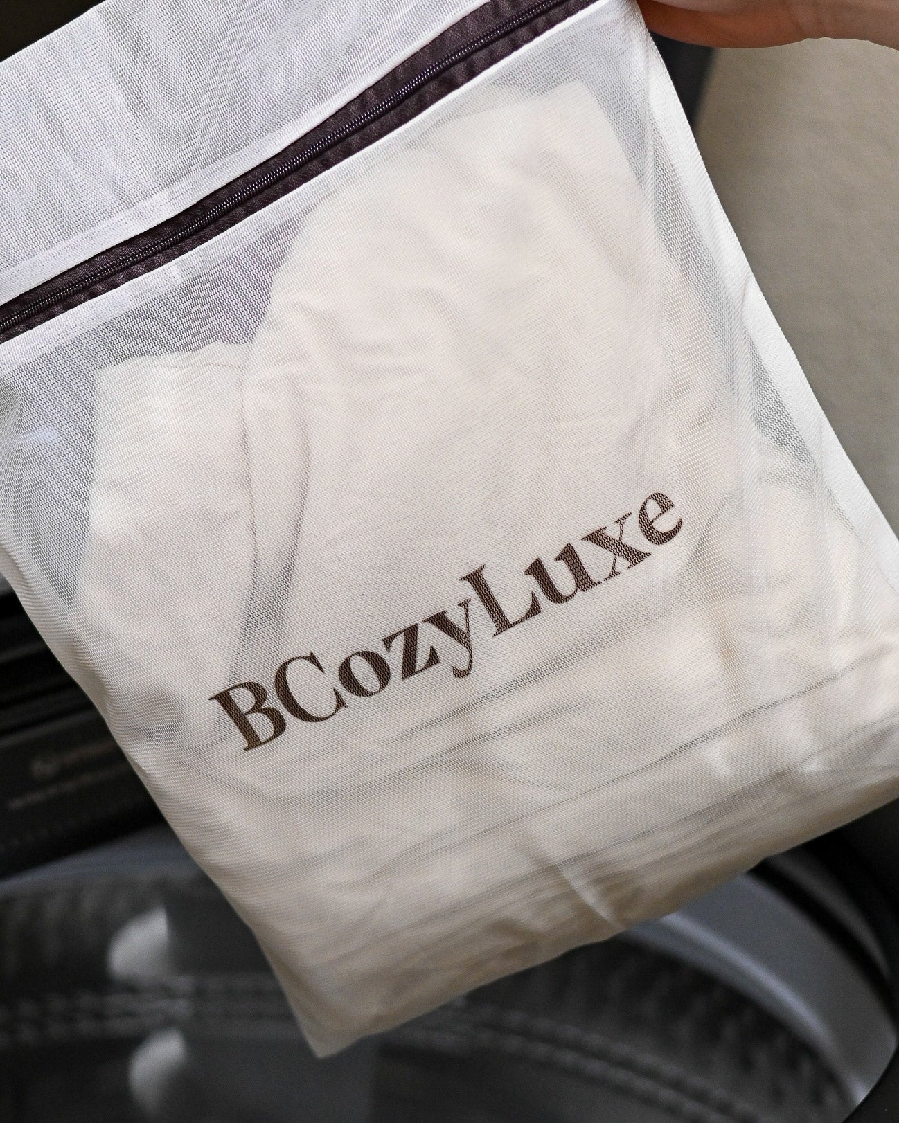 Reusable mesh wash bag for lingerie, sleepwear, and delicate clothing